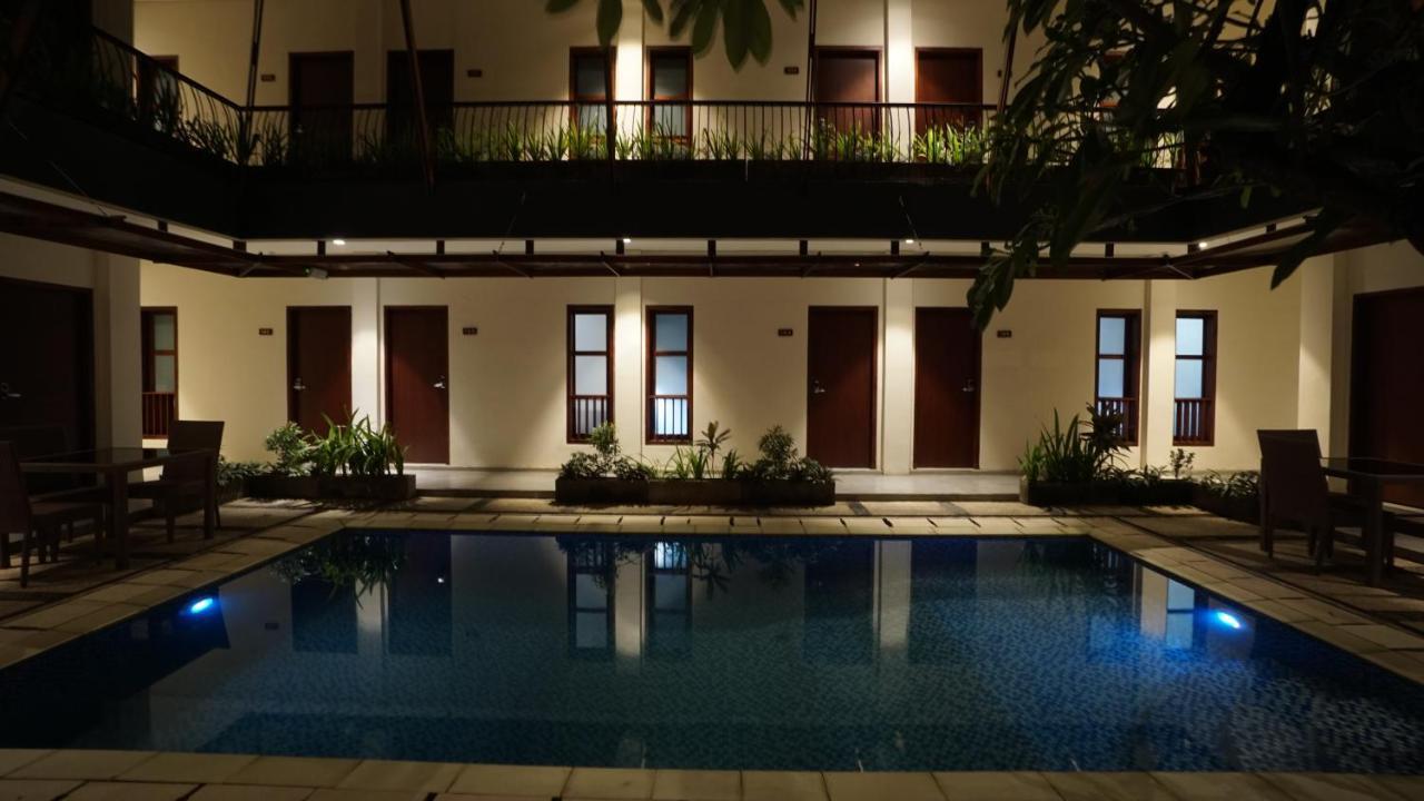 Reddoorz Near Legian Street Hotel Exterior foto